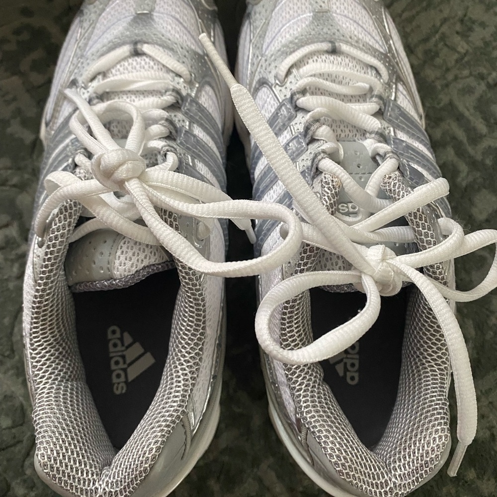 Adidas Originals Oswego Pro Trendy Sporty Sneakers - Picture 9 of 9